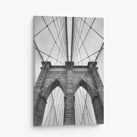 Canvas print Brooklyn Bridge perspective in monochrome • Wallissimo®