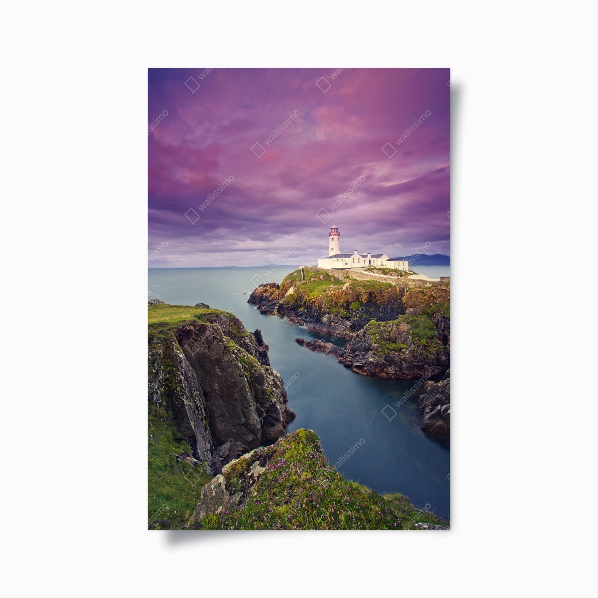 Poster purple coastal lighthouse at dusk • Wallissimo® Poster purple coastal lighthouse at dusk • Wallissimo®