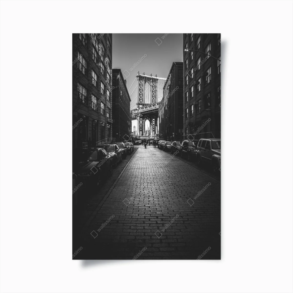 Poster Manhattan bridge framed by cobblestone street • Wallissimo® Poster Manhattan bridge framed by cobblestone street • Wallissimo®