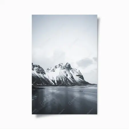 Poster serene snow-capped mountain seascape • Wallissimo®