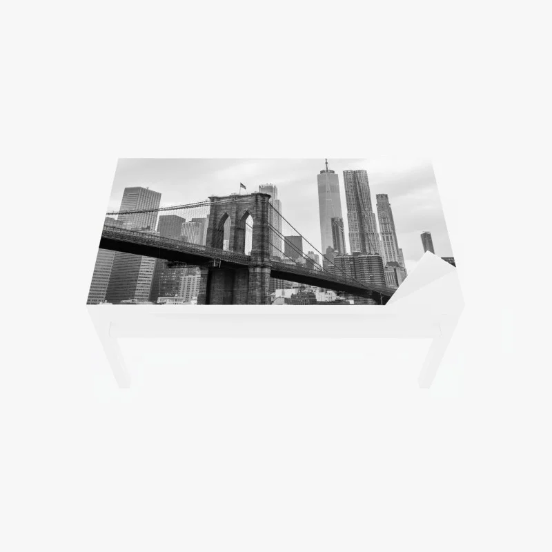 Table & desk veneer Brooklyn Bridge and New York skyline in grayscale