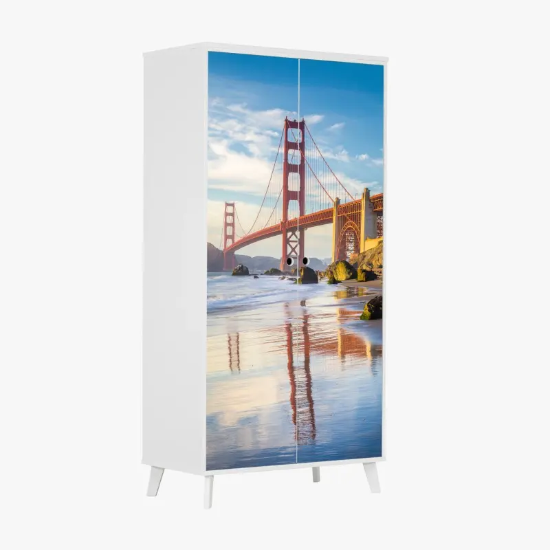 Wardrobe sticker Golden Gate Bridge reflection on the shore
