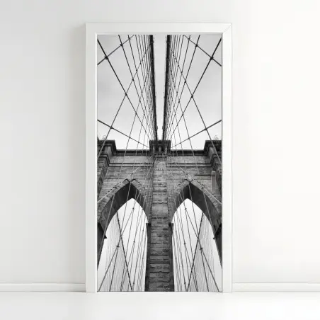 Door sticker Brooklyn Bridge perspective in monochrome • Wallissimo®