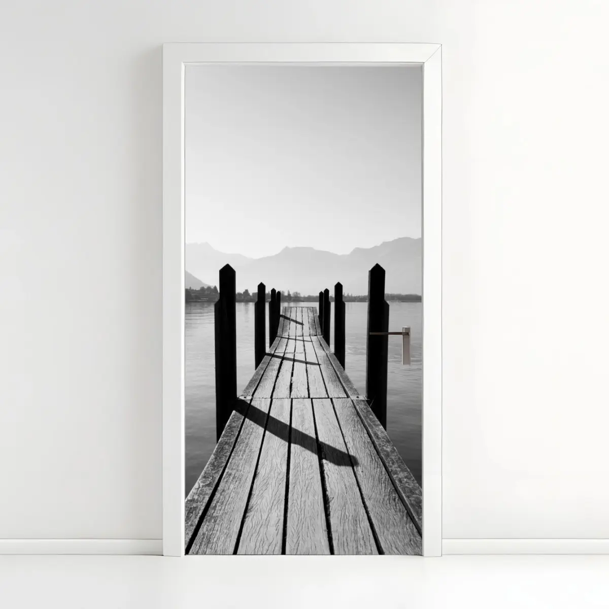 Door sticker serene lakeside pier in monochrome • Wallissimo® Door sticker serene lakeside pier in monochrome • Wallissimo®