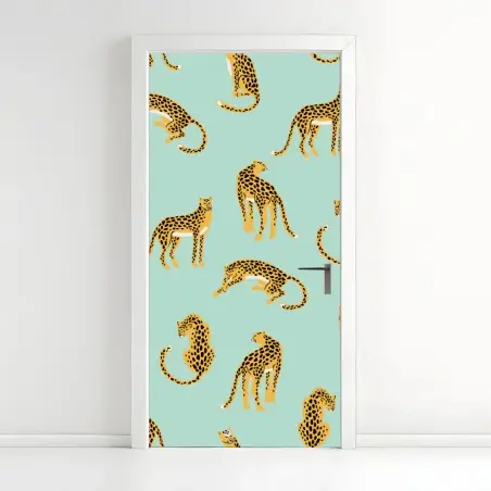 Door sticker playful cheetah pattern on turquoise background • Wallissimo®