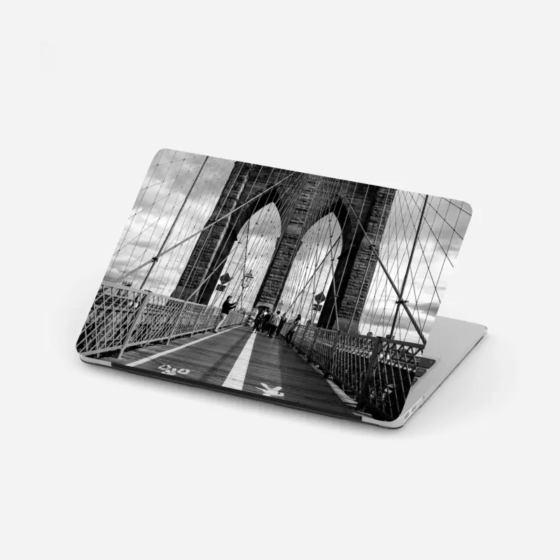 Laptop sticker Brooklyn Bridge perspective in monochrome