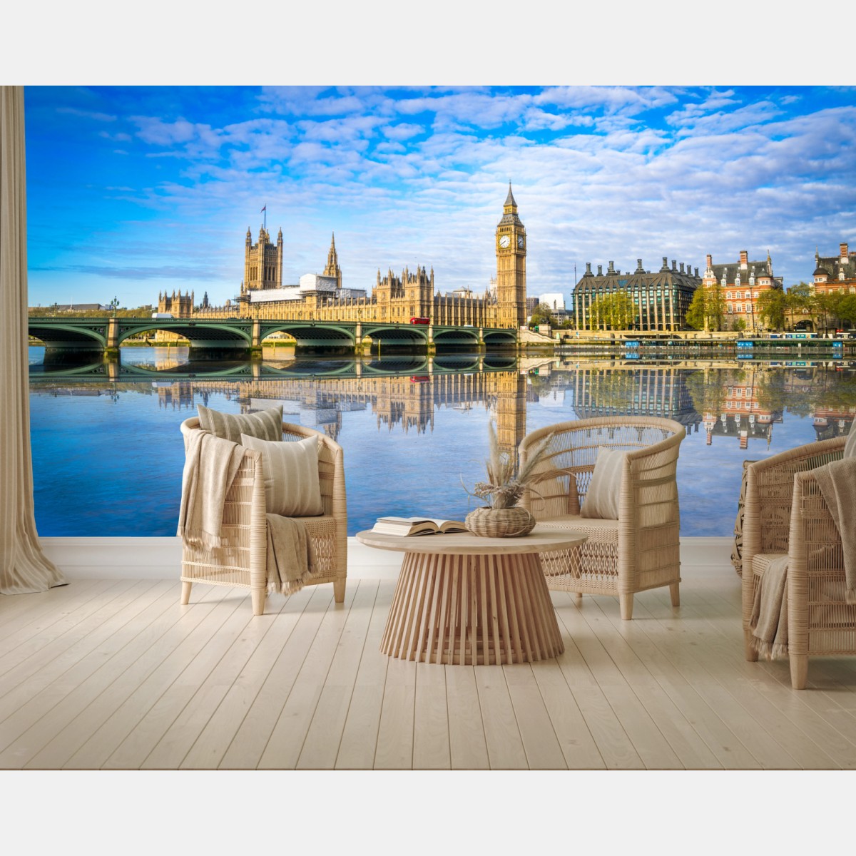 Wall mural London skyline with river reflection • Wallissimo®