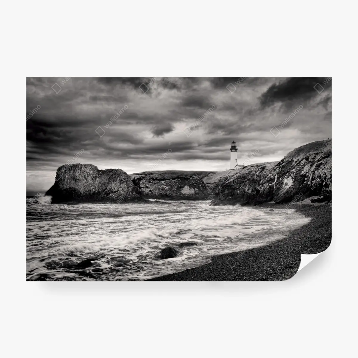 Wall mural Yaquina Bay Lighthouse on stormy coast • Wallissimo®