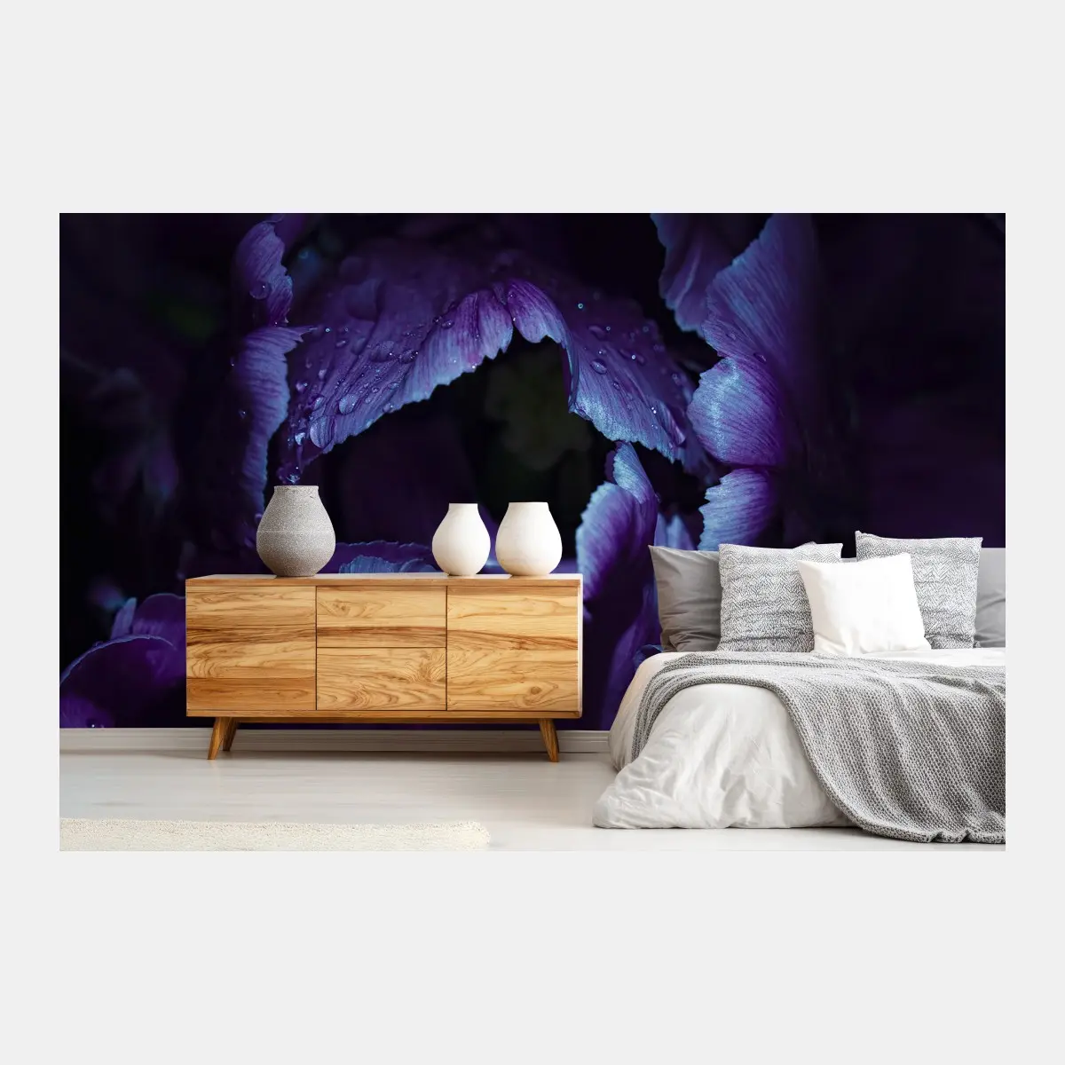 Wall mural purple tulip in ultraviolet glow • Wallissimo®