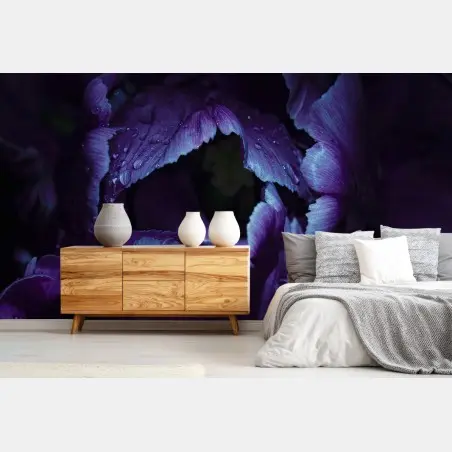 Wall mural purple tulip in ultraviolet glow • Wallissimo®